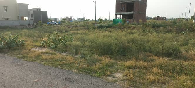 5 MARLA PLOT DHA PHASE 6 BLOCK E NEXT TO CORNER NEAR TO PARK