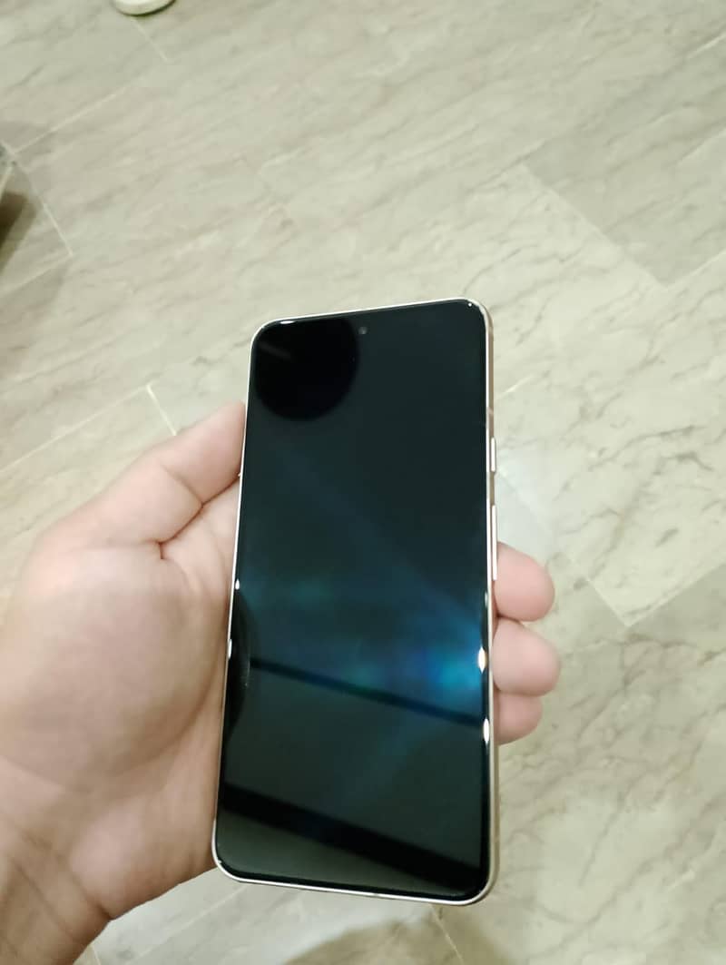 Google Pixel 8 4