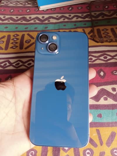 Apple iPhone 13