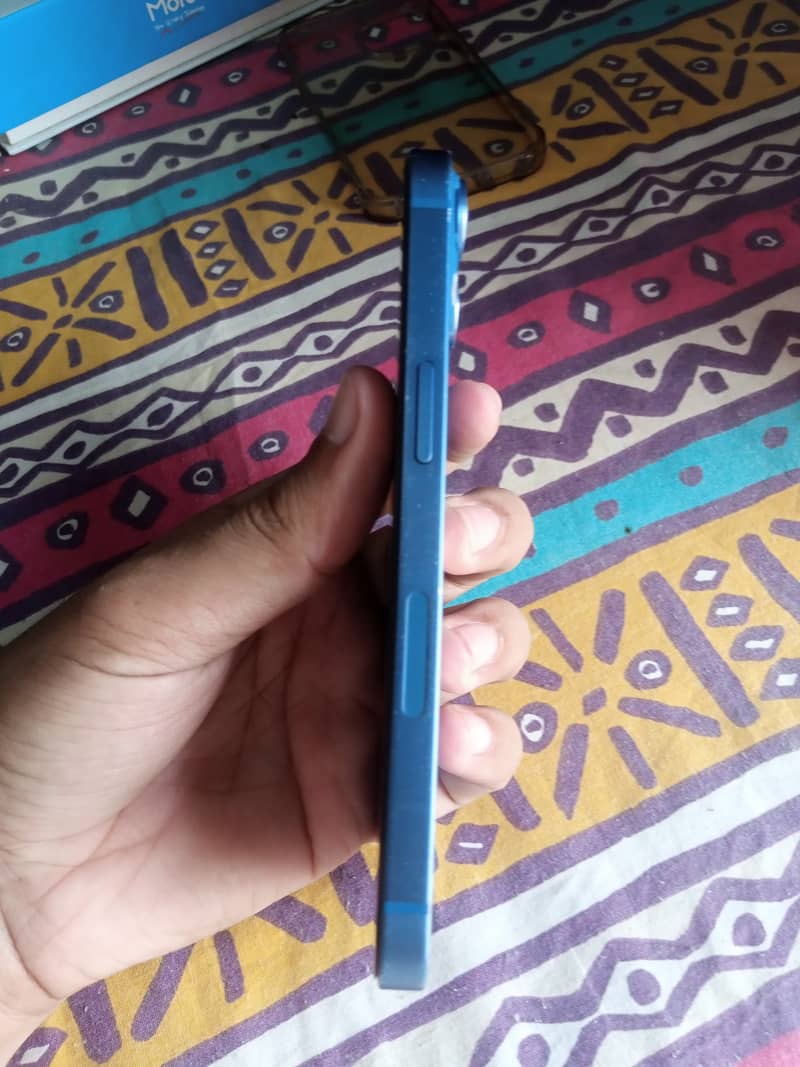Apple iPhone 13 3