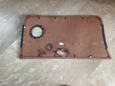 Nissan Dala ke door trim ghaty hae