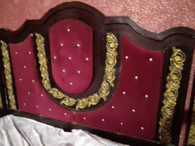 bilkul new hai all okay hai furniture kami peshi ho jayegi