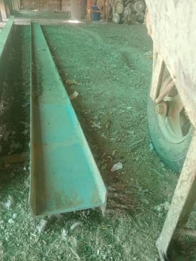 One gader 18 feet ka hi hamari pas 50 gader Pari hi 03193521014