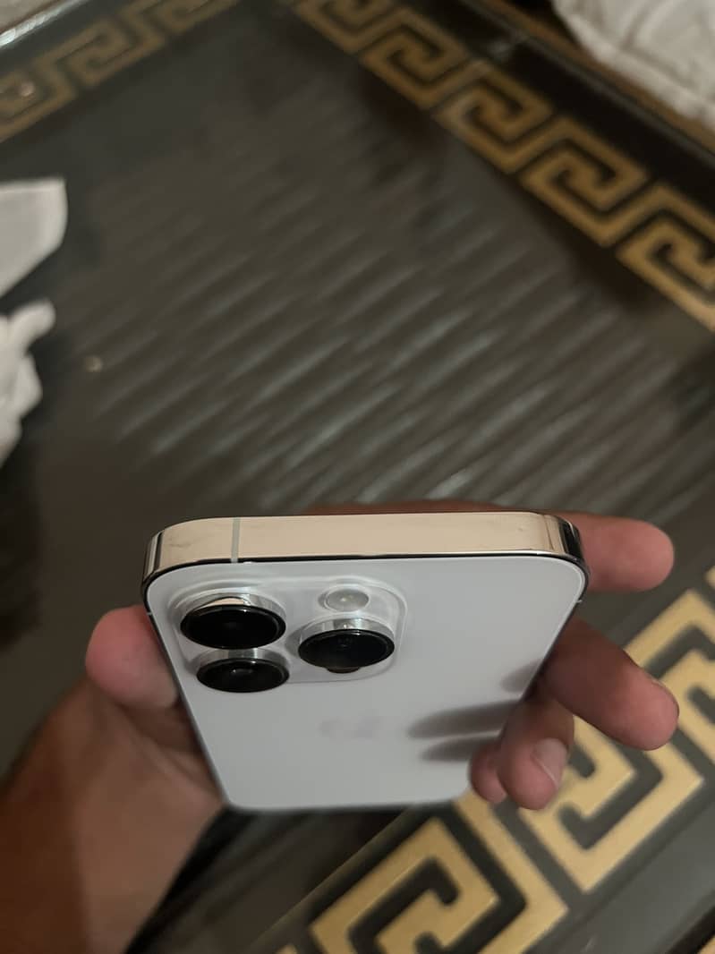 Apple iPhone 14 Pro 3