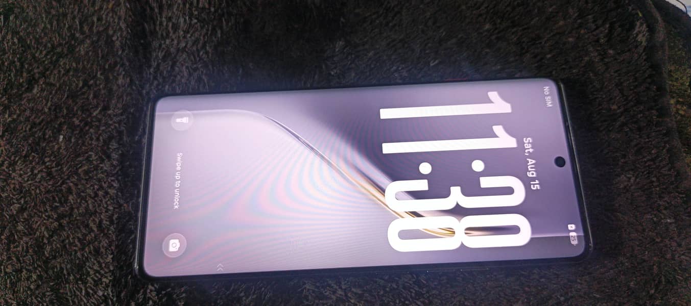 Tecno CAMON 40 Pro 1