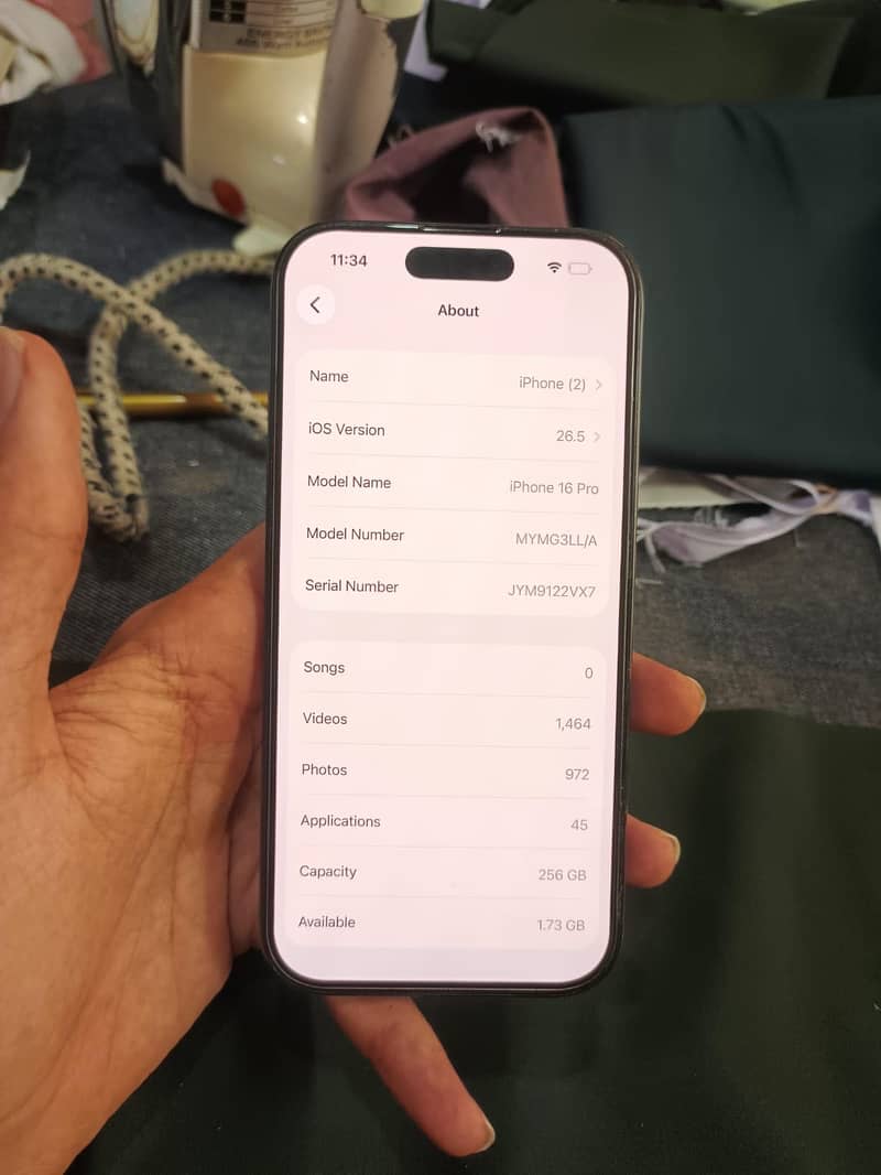 Apple iPhone 16 Pro 3