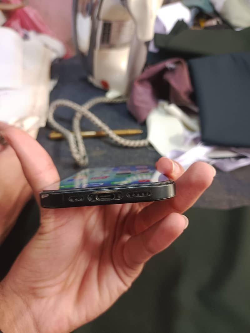 Apple iPhone 16 Pro 6