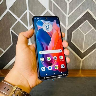 Moto G Play 2024 Android 14 update
