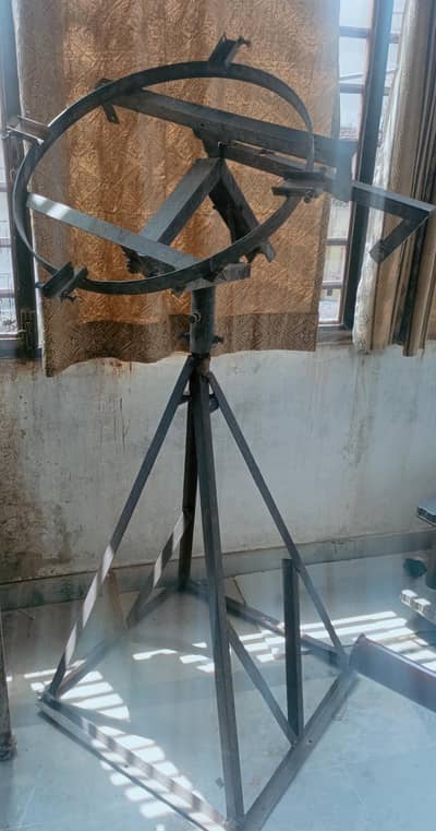Dish anteena moving stand