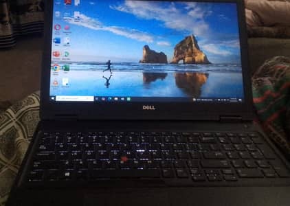 Dell latitude 5580 urgent sall condition 10 by 10 original charger
