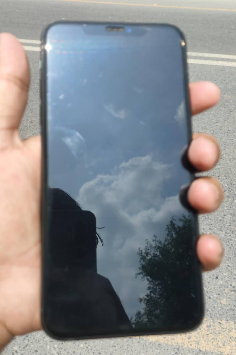 Apple iPhone 11 Pro Max 2