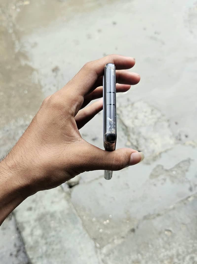 Google Pixel 7a 13