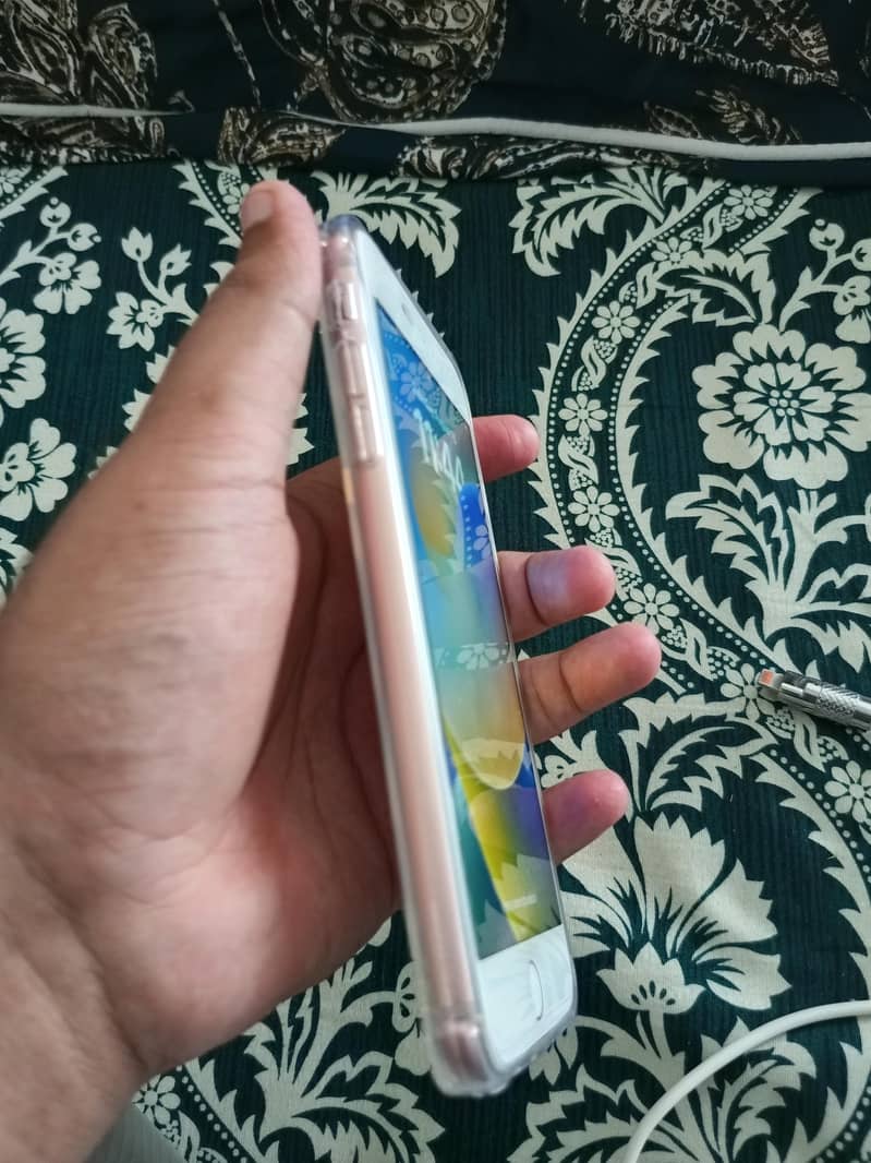 Apple iPhone 8 Plus 2