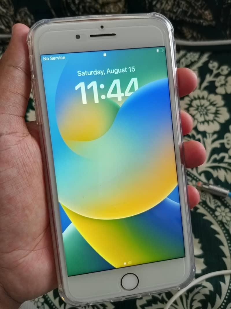 Apple iPhone 8 Plus 3