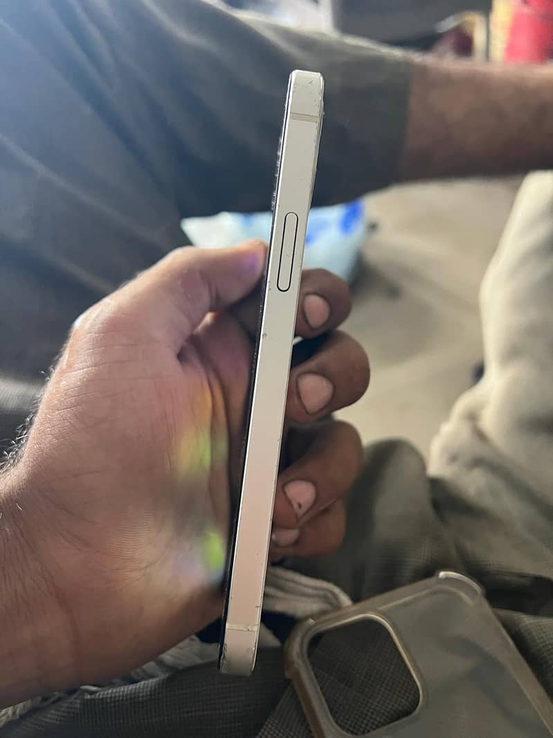Apple iPhone 12 5