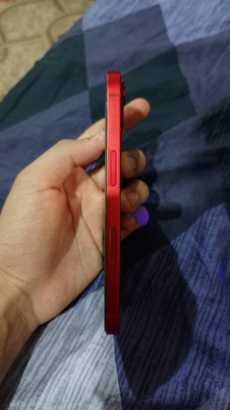 Apple iPhone 13 5
