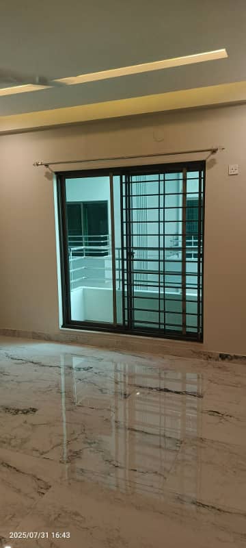 3 Bed Apartment Available For Rent
