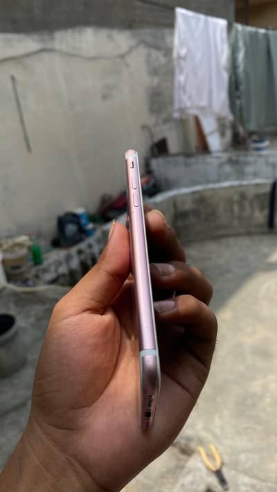 Apple iPhone 7