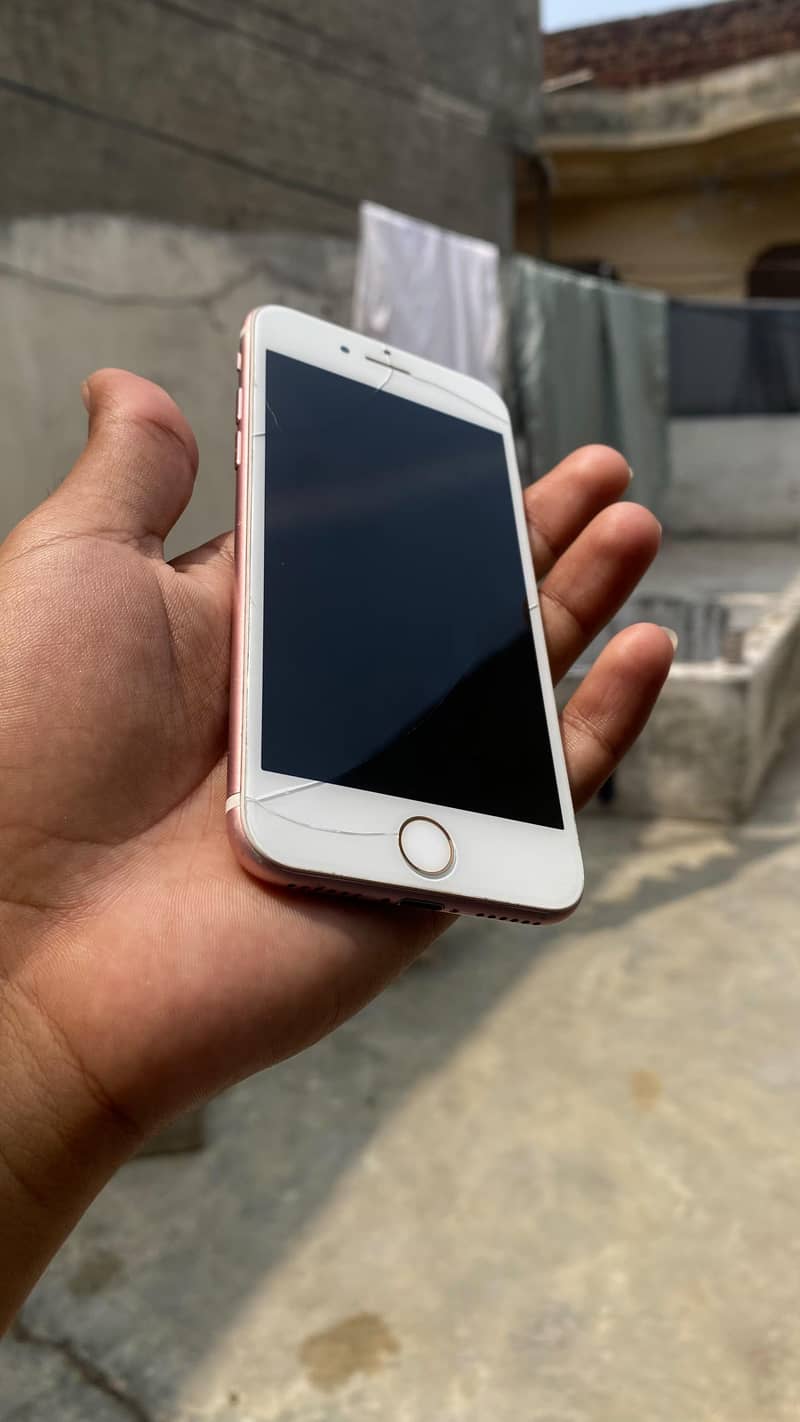 Apple iPhone 7 5