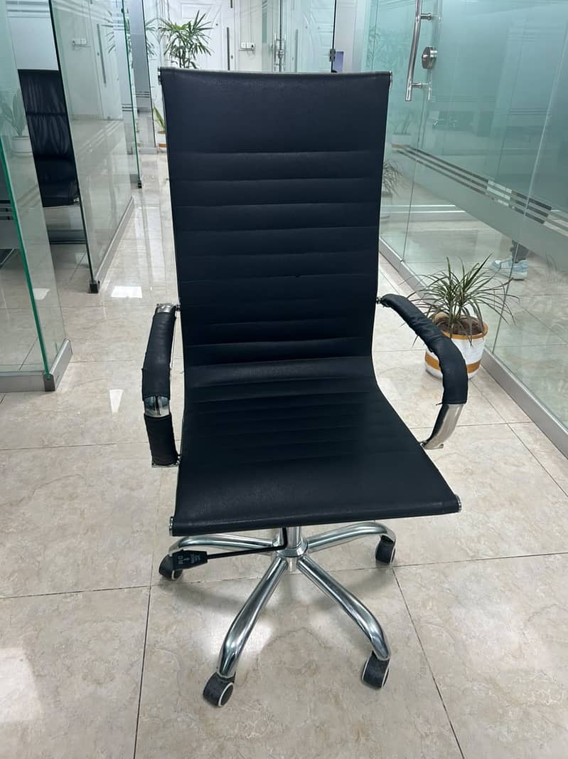 Office chairs/Office table/Draws/Tables/Racks/Sofas/Computer Tables 5
