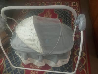 baby swing and cardle remote control electric and battery powered oper