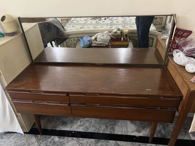 Dressing Table 0