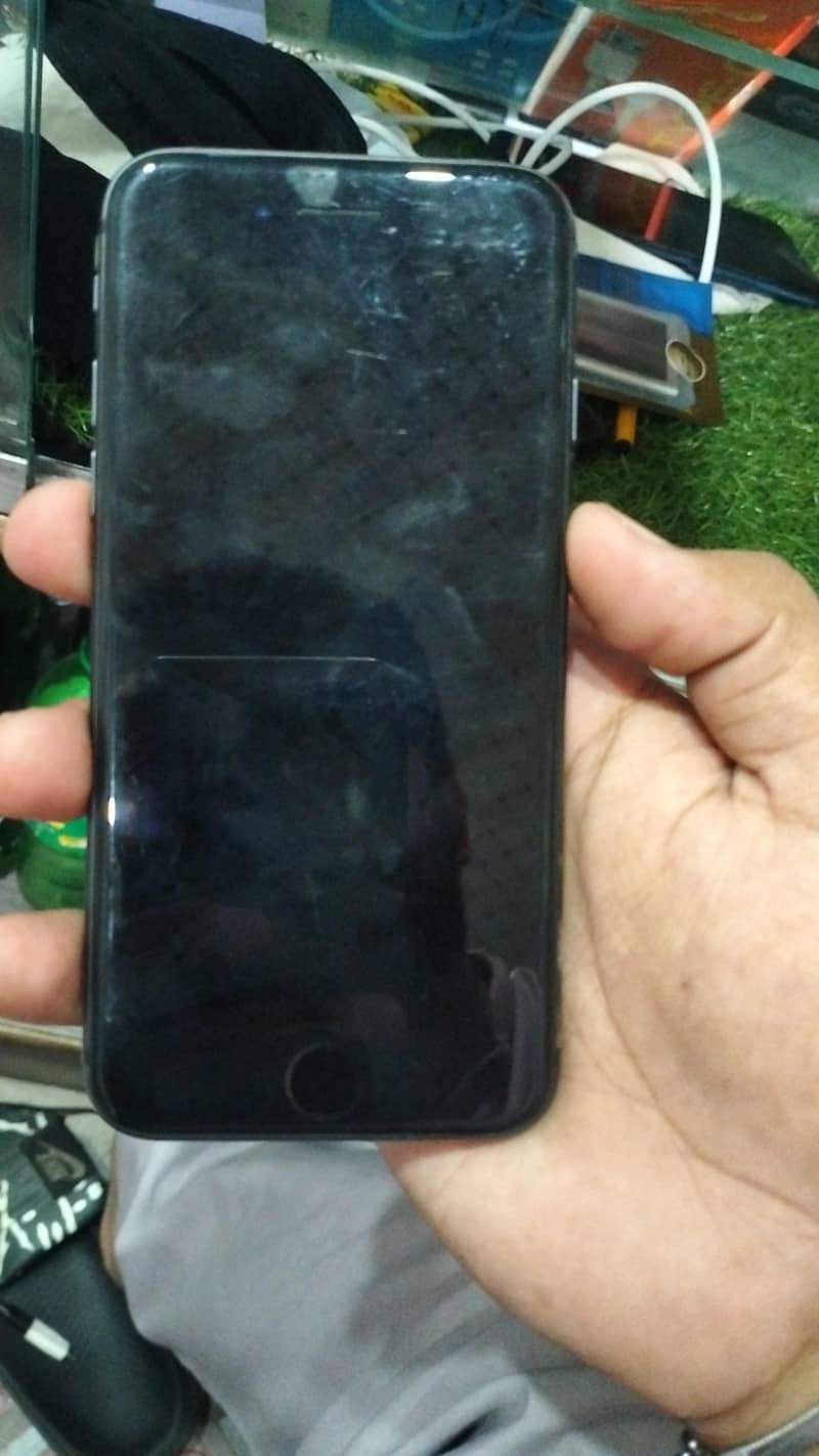 Apple iPhone 8 1