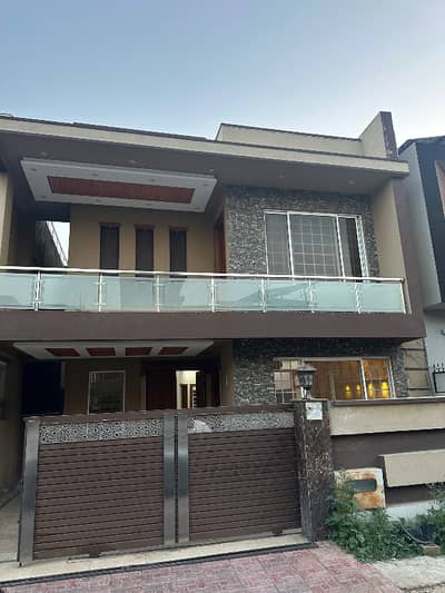 Sale - 10 Marla House Like Brand New In Bahria Town Phase 3