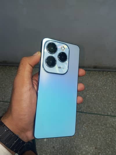 Infinix Hot 40 Pro  8/256