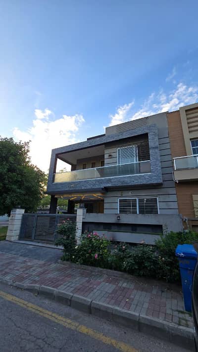 10 Marla Double Unit House for Sale in Bahria Town Phase 4
