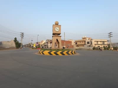 Residential Plot For Sale In Beautiful Central Park - Block BB