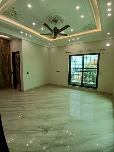 Like Brand New 10 Marla Upper Portion for Rent Bahria Town Lahore