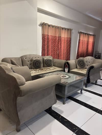 5 seater New shape modern sofa with Table For sale