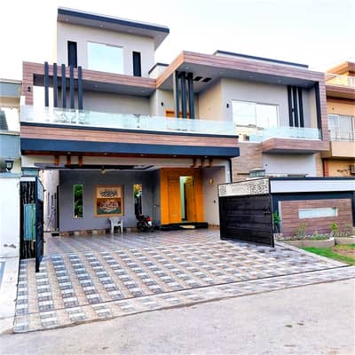 Owner Build 10-Marla House For Sale Near Park