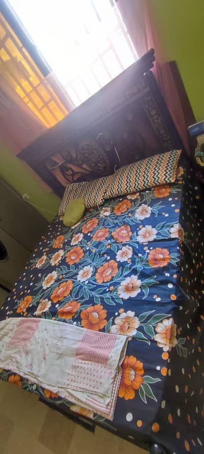 Queen size double bed with dressing table