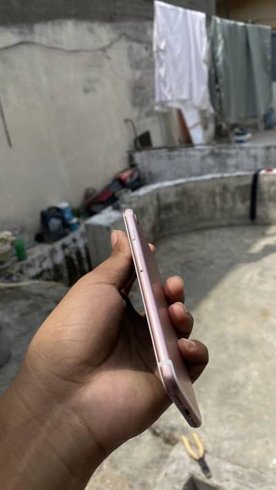 Apple iPhone 7