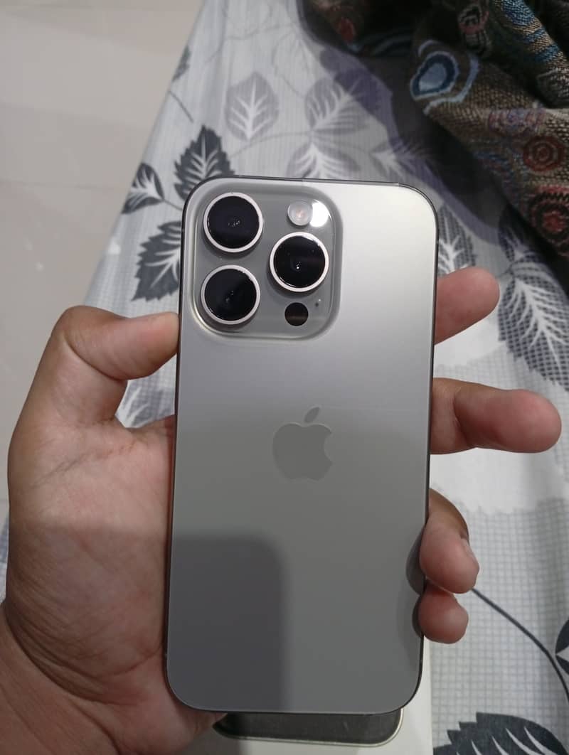 Apple iPhone 15 Pro 3