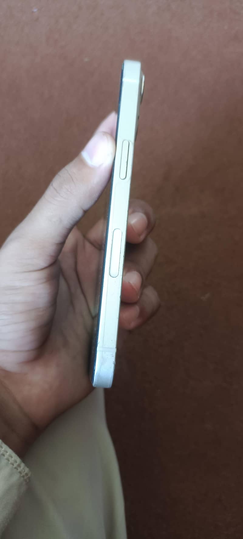 Apple iPhone 13 4