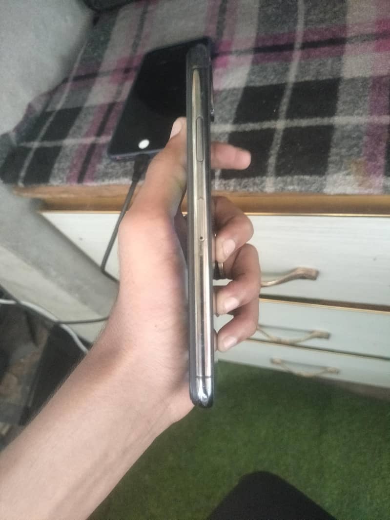 Apple iPhone X 2