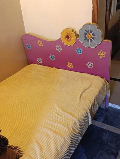 kids bed with mattress
