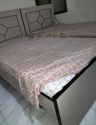 SINGLE BEDS FOR SALE WITH SIDE TABLES & DRESSING TABLE