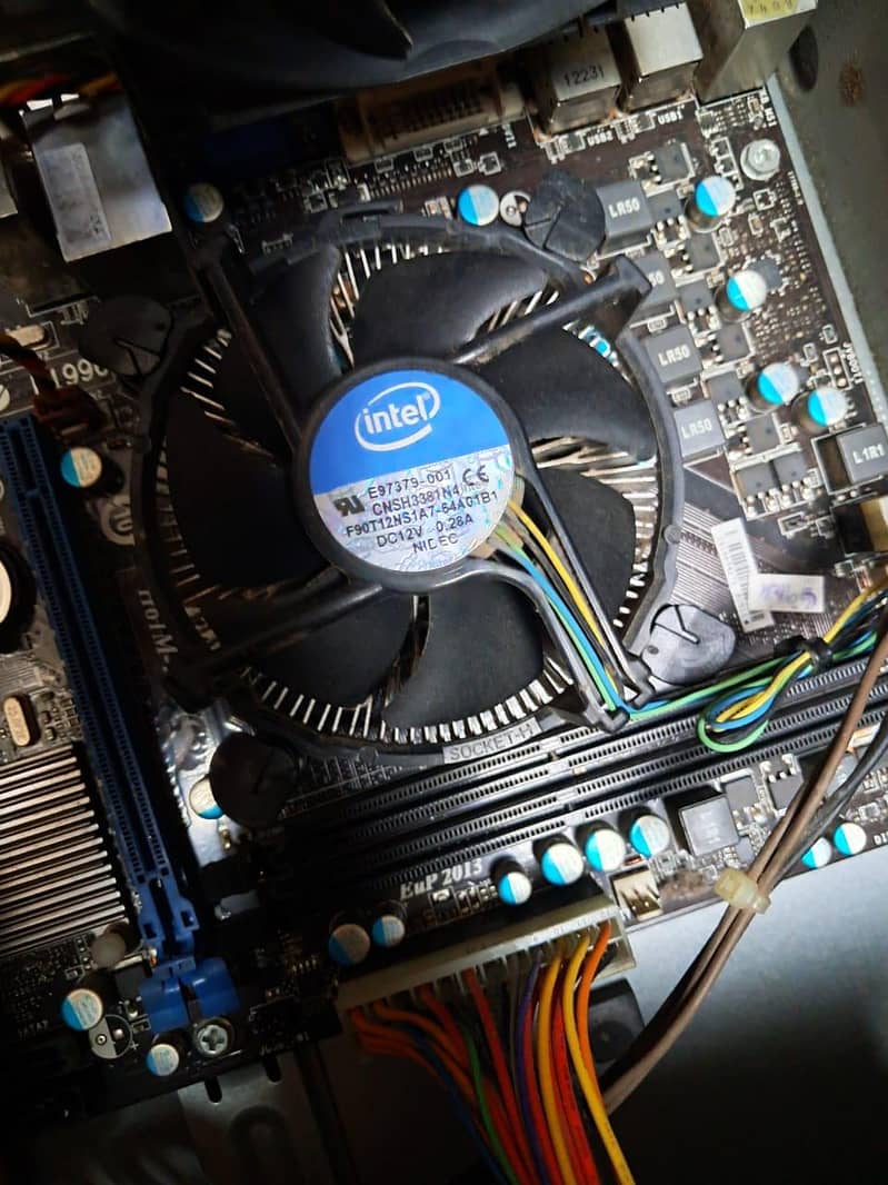 HP PRO 4