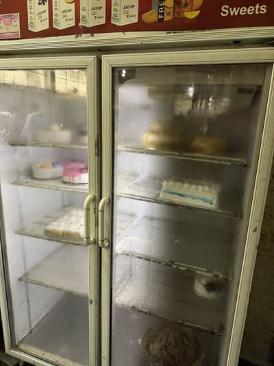 Varoline double door chiller good condition fully working