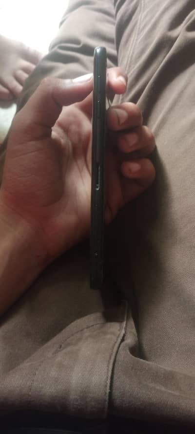 Samsung Mobile J6