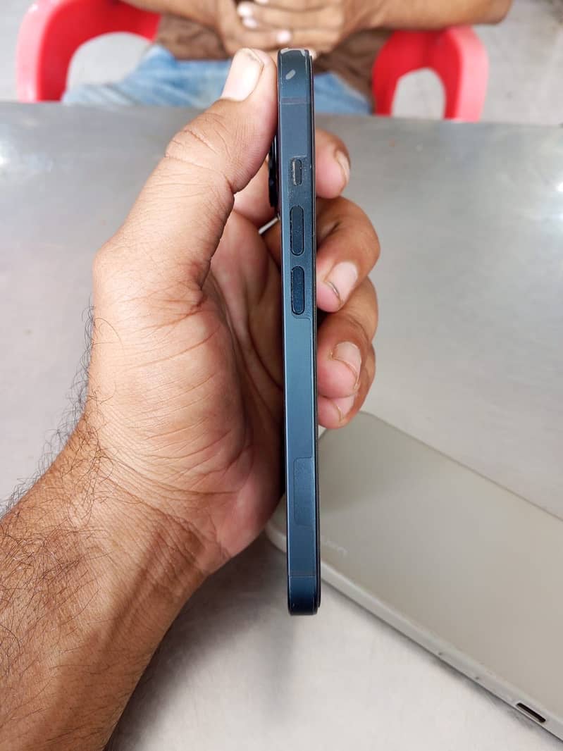 Apple iPhone 14 5
