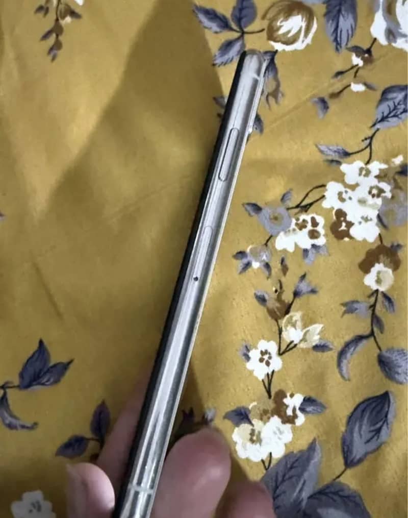 Apple iPhone X 3