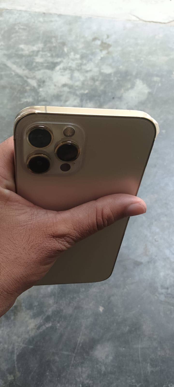 Apple iPhone 12 Pro Max 4