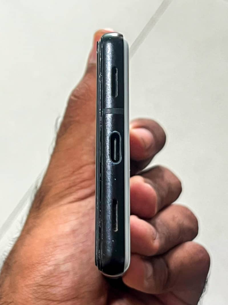 Google Pixel 6a Display Damage 6