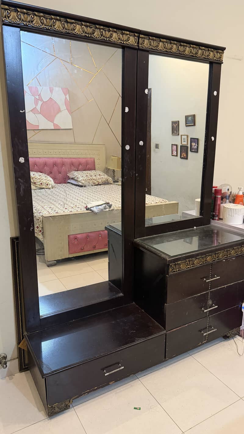 Bed and dressing table 3