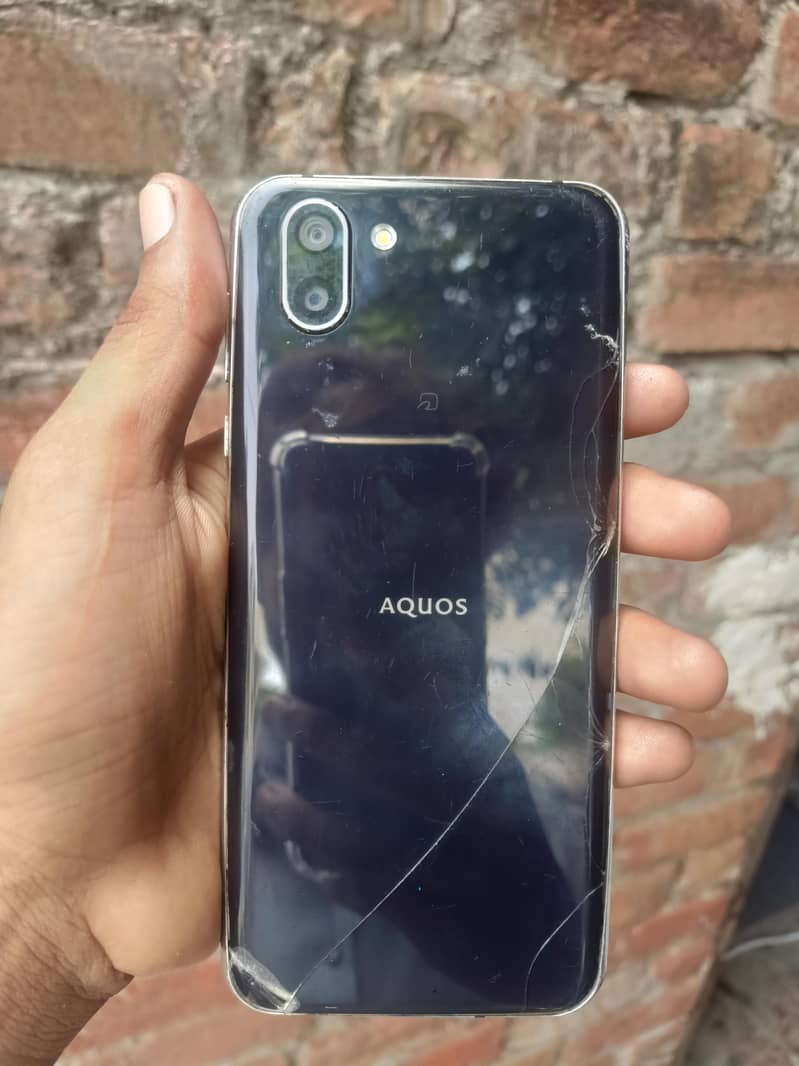 Sharp Aquos R2 2